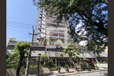 Apartamento à venda com 174m², 4 quartos e 2 vagas Apartamento à venda com 174m², 4 quartos e 2 vagasFachada e portaria