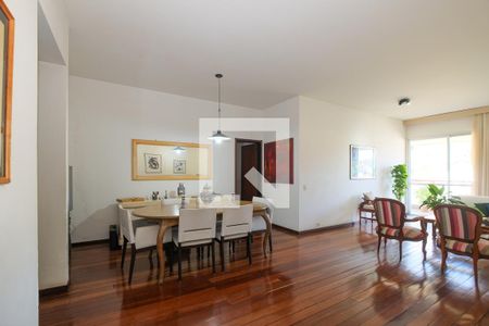 Apartamento à venda com 174m², 4 quartos e 2 vagas Apartamento à venda com 174m², 4 quartos e 2 vagasSala