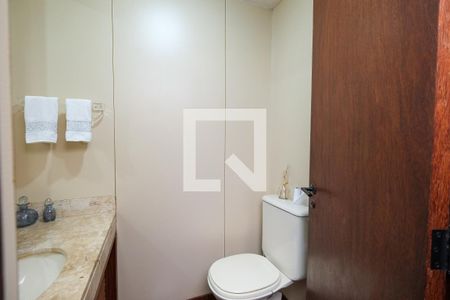 Apartamento à venda com 174m², 4 quartos e 2 vagas Apartamento à venda com 174m², 4 quartos e 2 vagasBanheiro Corredor
