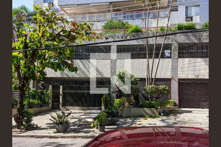 Apartamento à venda com 174m², 4 quartos e 2 vagas Apartamento à venda com 174m², 4 quartos e 2 vagasFachada e portaria