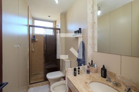 Apartamento à venda com 174m², 4 quartos e 2 vagas Apartamento à venda com 174m², 4 quartos e 2 vagasBanheiro Corredor