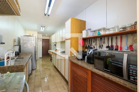 Apartamento à venda com 174m², 4 quartos e 2 vagas Apartamento à venda com 174m², 4 quartos e 2 vagasCozinha