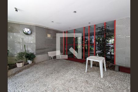 Apartamento à venda com 174m², 4 quartos e 2 vagas Apartamento à venda com 174m², 4 quartos e 2 vagasFachada e portaria