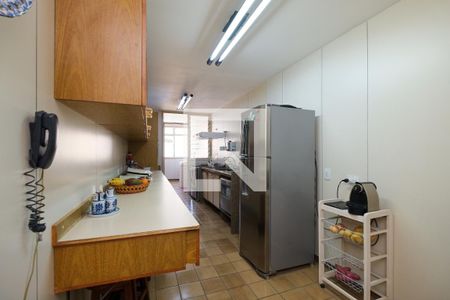 Apartamento à venda com 174m², 4 quartos e 2 vagas Apartamento à venda com 174m², 4 quartos e 2 vagasCozinha