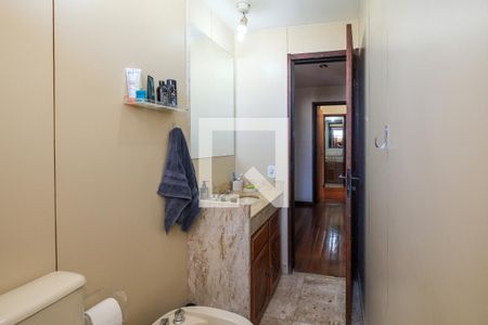 Apartamento à venda com 174m², 4 quartos e 2 vagas Apartamento à venda com 174m², 4 quartos e 2 vagasBanheiro Corredor