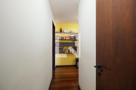 Apartamento à venda com 174m², 4 quartos e 2 vagas Apartamento à venda com 174m², 4 quartos e 2 vagasCorredor