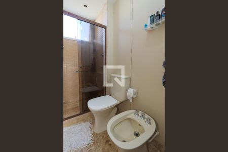 Apartamento à venda com 174m², 4 quartos e 2 vagas Apartamento à venda com 174m², 4 quartos e 2 vagasBanheiro Corredor