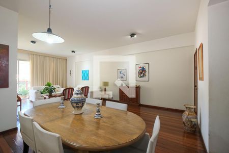 Apartamento à venda com 174m², 4 quartos e 2 vagas Apartamento à venda com 174m², 4 quartos e 2 vagasSala