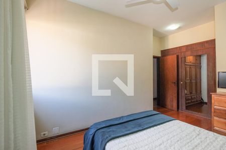 Apartamento à venda com 174m², 4 quartos e 2 vagas Apartamento à venda com 174m², 4 quartos e 2 vagasSuíte