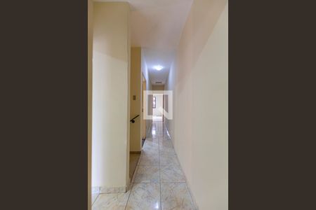 Corredor Dormitórios de casa à venda com 3 quartos, 175m² em Jardim Ocara, Santo André