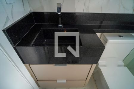 Apartamento para alugar com 65m², 2 quartos e 1 vaga Apartamento para alugar com 65m², 2 quartos e 1 vagaBanheiro da Suíte