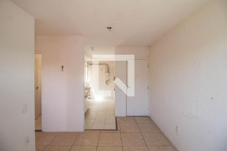 Sala de apartamento para alugar com 2 quartos, 40m² em Cerâmica, Nova Iguaçu