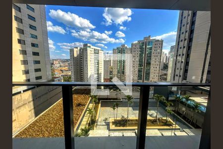 Apartamento à venda com 202m², 4 quartos e 3 vagas Apartamento à venda com 202m², 4 quartos e 3 vagasVista