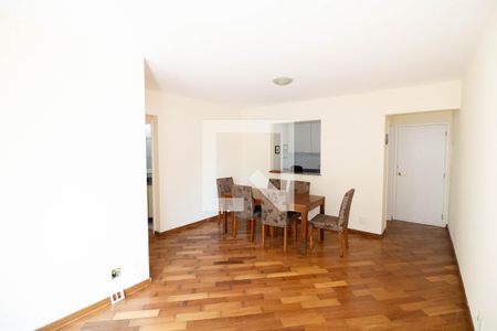 Sala de apartamento para alugar com 3 quartos, 75m² em Jardim Peri Peri, São Paulo
