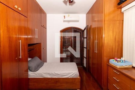 Quarto 3 de casa à venda com 3 quartos, 198m² em Vila Esperança, São Paulo