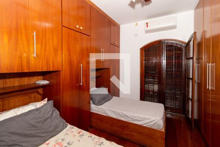 Quarto 3 de casa à venda com 3 quartos, 198m² em Vila Esperança, São Paulo