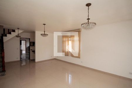 Sala de casa à venda com 5 quartos, 360m² em Vila Ivone, São Paulo