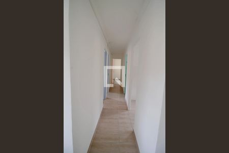 Corredor de apartamento à venda com 3 quartos, 60m² em Parque Pinheiros, Taboão da Serra