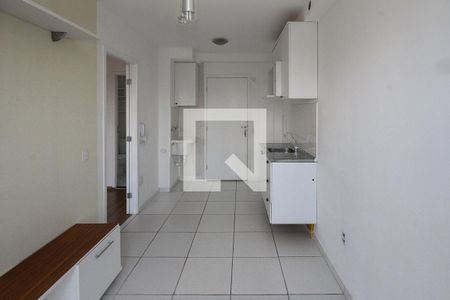 Sala e Cozinha de apartamento para alugar com 1 quarto, 32m² em Vila Tolstoi, São Paulo