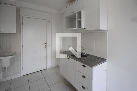 Sala e Cozinha de apartamento para alugar com 1 quarto, 32m² em Vila Tolstoi, São Paulo