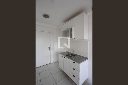 Sala e Cozinha de apartamento para alugar com 1 quarto, 32m² em Vila Tolstoi, São Paulo