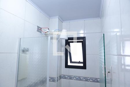 Banheiro suite 1 de apartamento para alugar com 2 quartos, 75m² em Guilhermina, Praia Grande