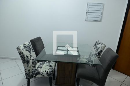 Sala de apartamento para alugar com 2 quartos, 75m² em Guilhermina, Praia Grande