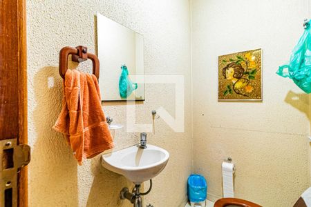 Casa à venda com 245m², 3 quartos e 3 vagas Casa à venda com 245m², 3 quartos e 3 vagasGaragem - Lavabo