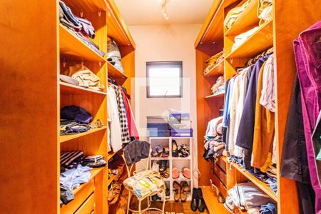 Casa à venda com 245m², 3 quartos e 3 vagas Casa à venda com 245m², 3 quartos e 3 vagasSuite 01 - Closet