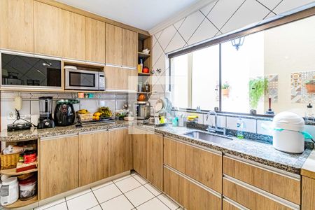Casa à venda com 245m², 3 quartos e 3 vagas Casa à venda com 245m², 3 quartos e 3 vagasCozinha