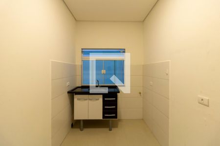 Cozinha de kitnet/studio para alugar com 1 quarto, 28m² em Vila Canero, São Paulo