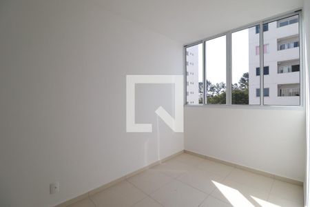 Sala de apartamento para alugar com 2 quartos, 68m² em Jardim Holanda, Uberlândia