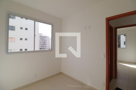 Quarto 1 de apartamento para alugar com 2 quartos, 68m² em Jardim Holanda, Uberlândia