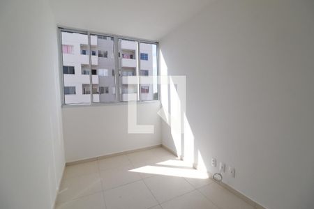 Sala de apartamento para alugar com 2 quartos, 68m² em Jardim Holanda, Uberlândia