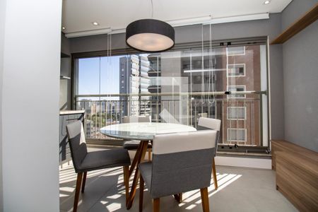 Sala- mesa de jantar de apartamento para alugar com 2 quartos, 65m² em Indianópolis, São Paulo