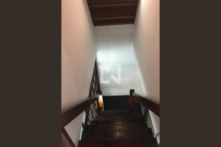 Escada de casa de condomínio à venda com 2 quartos, 89m² em Glória, Porto Alegre