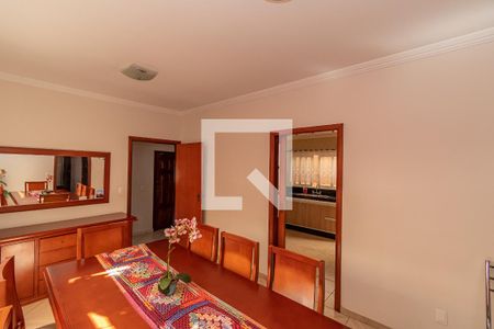 Sala de Jantar  de casa à venda com 4 quartos, 350m² em Taquaral, Campinas