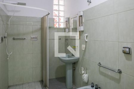 Casa à venda com 200m², 3 quartos e sem vaga Casa à venda com 200m², 3 quartos e sem vagaBanheiro