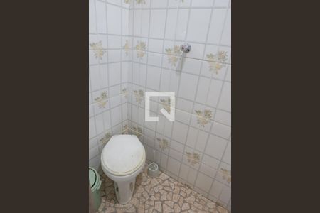 Casa à venda com 200m², 3 quartos e sem vaga Casa à venda com 200m², 3 quartos e sem vagaBanheiro de serviço