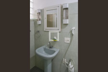 Casa à venda com 200m², 3 quartos e sem vaga Casa à venda com 200m², 3 quartos e sem vagaBanheiro