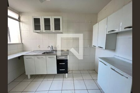 Cozinha de apartamento à venda com 2 quartos, 90m² em Camargos, Belo Horizonte