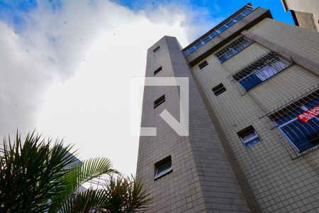 Apartamento para alugar com 120m², 4 quartos e 2 vagasFachada