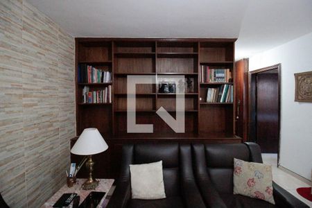 Sala de TV de casa à venda com 3 quartos, 284m² em Sumaré, São Paulo