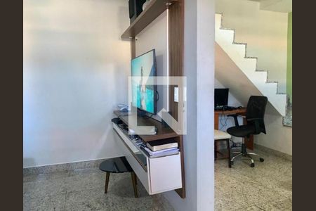 Casa à venda com 3 quartos, 140m² em Cachoeirinha, Belo Horizonte