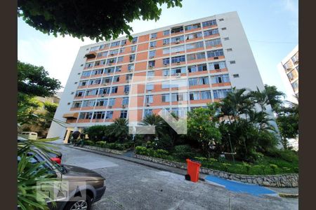 Apartamento à venda com 64m², 2 quartos e 1 vaga Apartamento à venda com 64m², 2 quartos e 1 vagaFachada