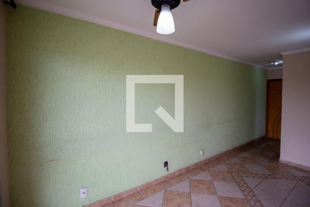 Sala de apartamento para alugar com 3 quartos, 74m² em Vila Regina, São Paulo