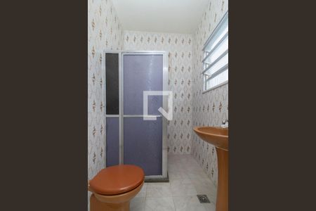Banheiro de kitnet/studio para alugar com 1 quarto, 48m² em Jardim Carioca, Rio de Janeiro