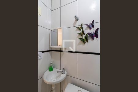 Banheiro de apartamento à venda com 3 quartos, 66m² em Jardim Cocaia, Guarulhos