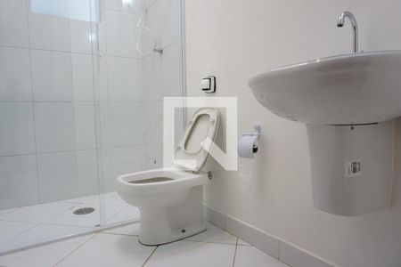 Banheiro de casa à venda com 2 quartos, 125m² em Jardim Ester, São Paulo