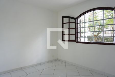 Sala de casa para alugar com 2 quartos, 125m² em Jardim Ester, São Paulo
